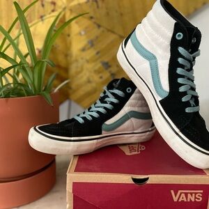Fabiana Delfino collab Sk8-Hi Pro Vans